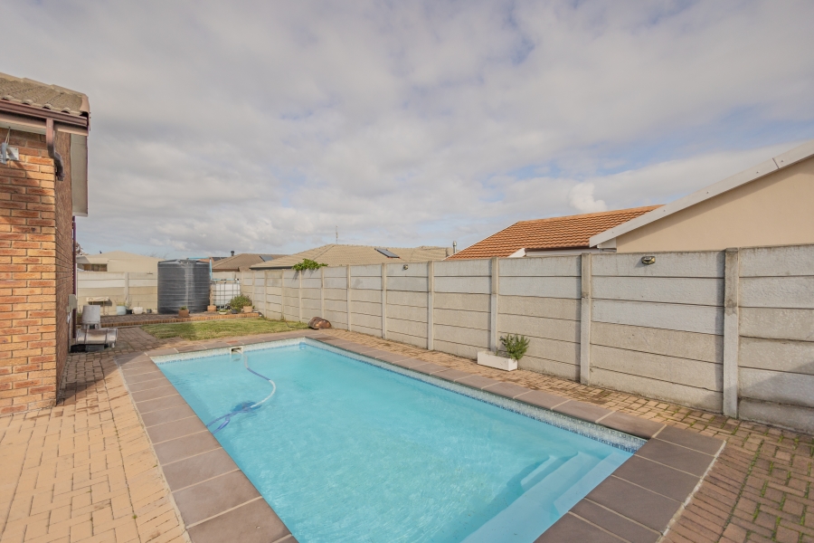 3 Bedroom Property for Sale in Jakarandas Western Cape